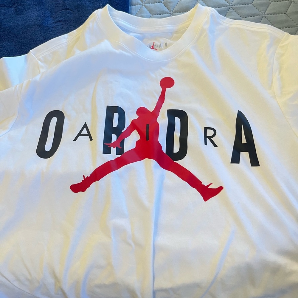 NEW White Jordan Jumpman Tee with Red Logo size medium. White